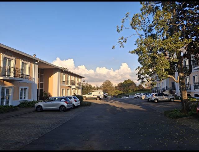 1,640M² BUSINESS CENTRE FOR SALE IN HILTON CENTRAL